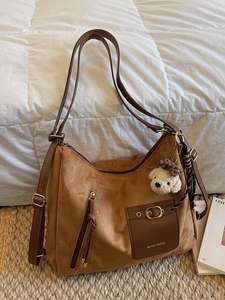Sac cabas vintage marron grande capacité en suédine avec boucle dorée décorative
