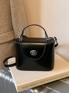 Sac à Main Femme Rétro en Similicuir PU Mat Sac Boîte Carré avec Verrou Rotatif Argenté Poignée Supérieure Sac Bandoulière