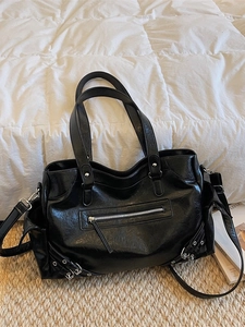 2025 Winter stylish black leather large tote bag with punk rivets and zipper detail