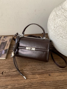 Women Retro Minimalist PU Leather Small Square Handbag With Metal Lock Heart Charm Top Handle Shoulder Crossbody Bag