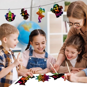 Kit d'art à gratter arc-en-ciel d'Halloween avec fantômes et citrouilles pour enfants