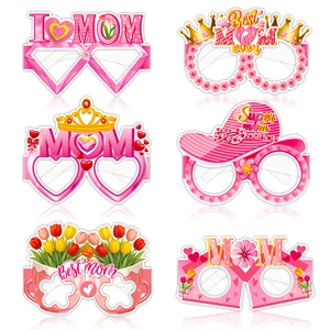 Détail de six lunettes de fête en papier rose pour la fête des mères sur fond blanc