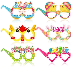Détail de six lunettes de Pâques en papier avec oreilles de lapin et poussins pour photos