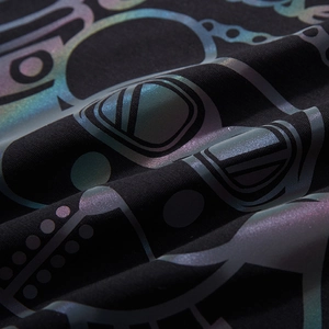 T-shirt noir en coton avec imprimé géométrique holographique et détails laser réfléchissants