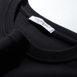 Men's loose black crewneck sweatshirt with quality gold-stamped label detail, size 3XL
