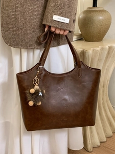 Retro PU Leather Large Capacity Tote Bag For Women Stitched Commuter Shoulder Bag With Plush Monster Charm Fashion Handbag