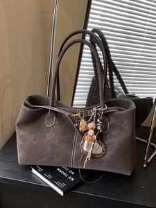Vintage large capacity dark coffee tote bag with white contrast stitching and heart charm
