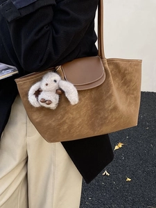 Women Urban Minimalist PU Leather Tote Bag Large Capacity Casual Shoulder Bag With Plush Rabbit Charm Retro Commuting Handbag