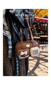 Sac bandoulière vintage marron avec fenêtre transparente et nœud décoratif ours