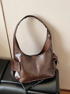 Retro PU Leather Hobo Underarm Bag For Women Large Capacity Tote Shoulder Bag With Side Pockets Commute Urban Fashion Handbag