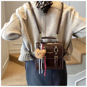 Sac à dos vintage en cuir ciré marron avec charmant petit ours en peluche pour femme