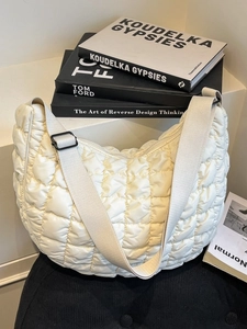 Sac Nuage Matelassé en Tissu Oxford pour Femmes Bandoulière Réglable Sac Hobo Décontracté Main pour le Quotidien