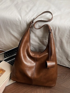 Brown vintage large capacity Hobo tote bag made of glossy leather for office commute