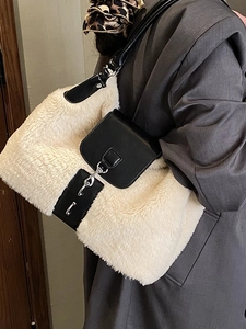 Large Capacity Plush Tote Bag For Women Winter Faux Fur Shoulder Bag With Synthetic Leather Contrast Strap Commuting Daily Handbag