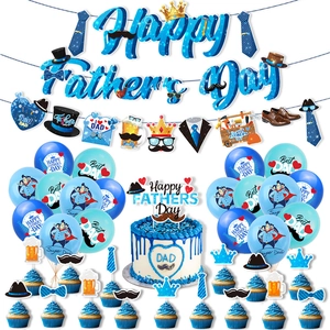 Set de fête fête des pères avec bannière, ballons bleus et blancs et décorations de gâteau