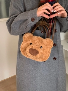 Cute brown plush bear-shaped handbag with leather handles for women in autumn and winter