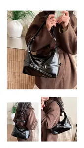 Vues détaillées d'un sac hobo en cuir noir brillant avec boucles argentées chic
