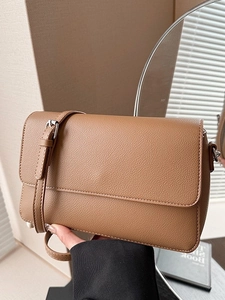 Damen Kieselmaserung PU Leder Kleine Quadratische Umhängetasche Minimalistische Klappe Schultertasche Mit Perlenanhänger