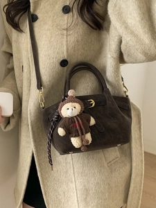 Vintage Minimalist PU Leather Shoulder Bag For Women Retro Solid Color Handbag With Belt Buckle And Bear Pendant Casual Bag