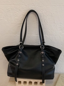 Minimalist black lychee texture large tote bag with metal ring and shoulder straps