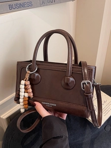 Sac à main vintage en cuir PU marron foncé avec pompon en perles et bandoulière