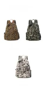 Detailansicht der Farben: Braun Leopard, Grün Camouflage und Grau Camo Rucksäcke