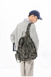 Seitenansicht des Dschungel-Camo-Canvas-Rucksacks mit großem Fassungsvermögen für Schule