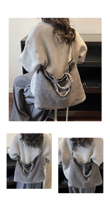 Détail du grand sac cabas en denim gris foncé délavé avec une texture vintage douce