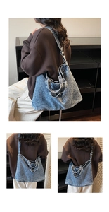 Détails du sac cabas en denim bleu avec texture délavée neige et structure souple