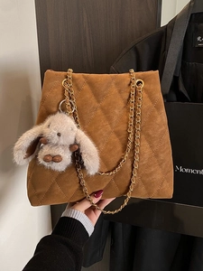 Sac Cabas Matelassé de Grande Capacité en Cuir PU Mode Femme Sac à Bandoulière avec Chaîne et Pendentif Lapin en Peluche Style