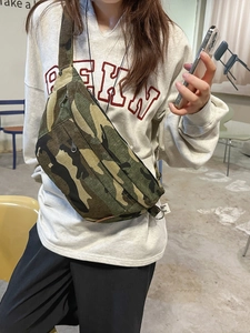 Fashionable camouflage canvas crossbody sling bag for daily casual outdoor activities