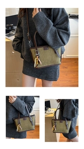 Détail du sac cabas plissé vert vintage avec bordure en cuir brun et ornement perlé