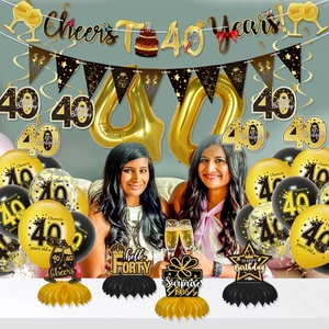 Detail von 40. Geburtstag Party-Set mit schwarzen und goldenen Bannern und Ballons