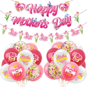 Détails du kit fête des mères avec bannières roses, motifs floraux et ballons festifs