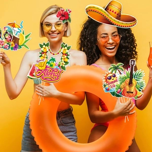 Accessoires de fête Aloha hawaïenne avec lunettes de soleil et accessoires de plage été
