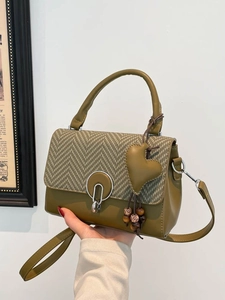 Borsa a tracolla retrò verde oliva con cuciture in pelle e fibbia rotonda in metallo