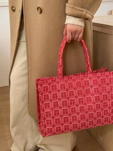 Red Chinese wedding tote bag with Xi character patterns and large capacity design