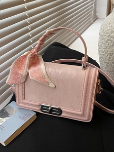 Damen Mode PU Leder Schultertasche Mit Herz Druck Satin Schal Dekoration Kleine Quadratische Umhängetasche Metall Drehverschluss