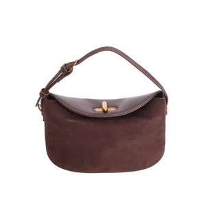 Sac à bandoulière rétro en daim marron et cuir avec fermoir en métal doré en forme de T