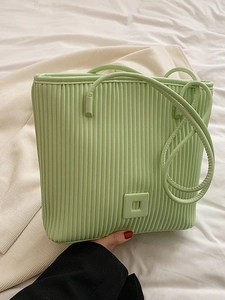 Sac fourre-tout plissé vert clair de grande capacité avec texture à rayures verticales