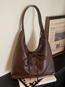 Sac à bandoulière rétro en similicuir marron avec nœud décoratif et grand volume