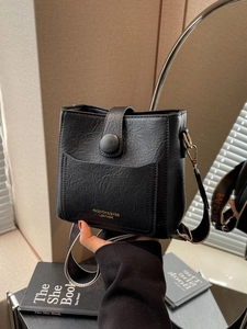 Retro PU Leather Bucket Bag For Women Fashion Wide Shoulder Strap Crossbody Bag Casual Daily Commuting Shoulder Bag Small Solid Color Handbag