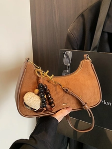 Sac Hobo Vintage pour Femmes en Cuir PU Suède Demi-Lune Sac à Épaule Avec Pendentif Gland Sac Bandoulière Mode