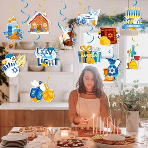 Décorations de Hanoukka suspendues avec icônes de toupie et ménorah pour fête festive