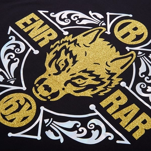 T-shirt noir surdimensionné avec motif loup doré et imprimés tribaux géométriques