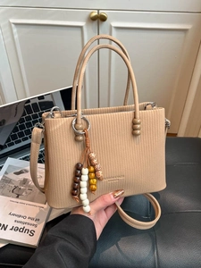 Sac à Main en Cuir PU pour Femmes Texture Nervurée Verticale Sac Tote Avec Charme de Perles Sac Bandoulière Grande Capacité