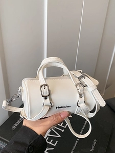 Bolso Boston blanco pequeño con hebillas plateadas y estampado Hellojm con asas