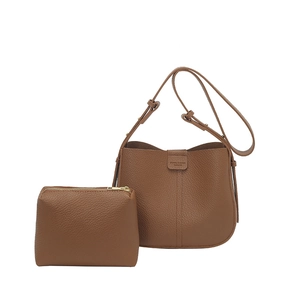Ensemble sac seau marron en cuir grainé avec petite pochette zippée assortie