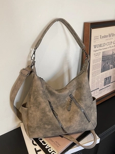 Vintage Umhängetasche in Taupe mit dekorativen Reißverschlüssen und Schultergurt