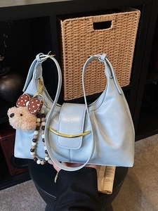 Vintage Pleated PU Leather Underarm Bag For Women Solid Color Shoulder Bag With Bear Charm Metallic Buckle Commuter Handbag